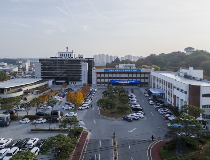김제노인복지센터, 익명 후원금 전달받아 어르신·직원 여름나기 지원 기사 이미지