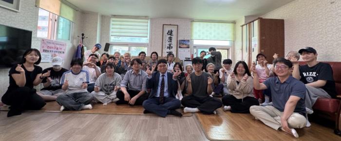 충북보건과학대학교 의료재활학과는 내수읍행정복지센터와 협력해 어르신 복지 더하기 운동재활 강화 프로그램을 운영하고 있다  충북보건과학대학교