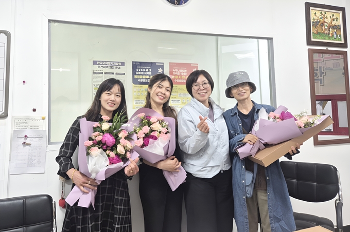 요양보호사 국가자격증을 취득한 청송 결혼이민여성들 사진청송군 제공
