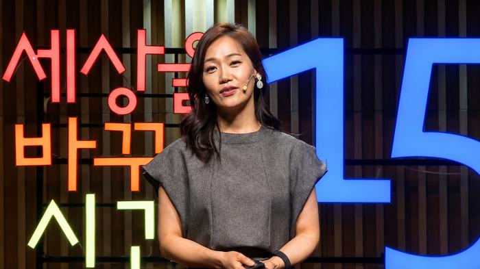 케어닥 시니어하우징 디자인 연구소 강효진 소장 강소장이 부모님 집을 부탁해 프로젝트를 이끌고 있다